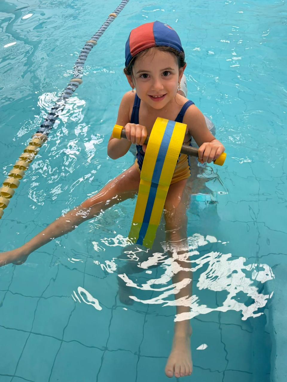 Crianças na piscina